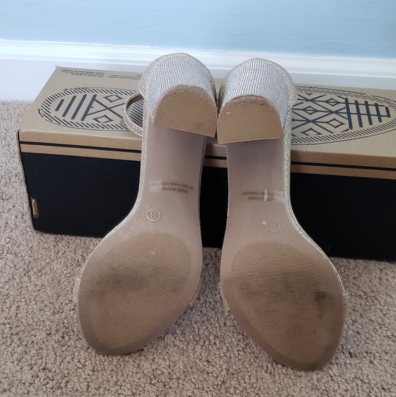 Dream Pairs Chunky Heels - Picture 3 of 3